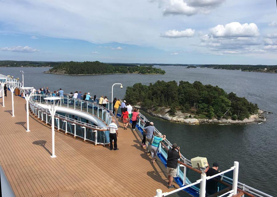 שייט בין איים