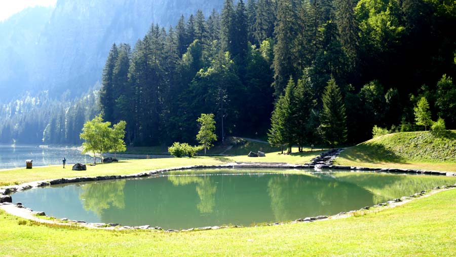 אגם מונטריונד montriond lake