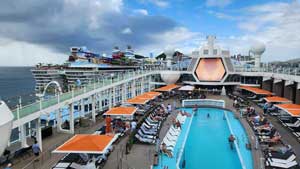 Cruise ship Xel