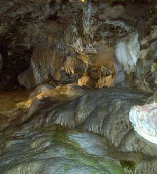 מערות הנטיפים "האו" Howe Caverns